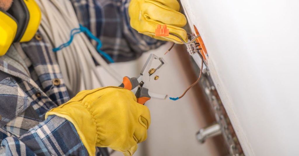 Consertos e manutenções elétricas em João Pessoa